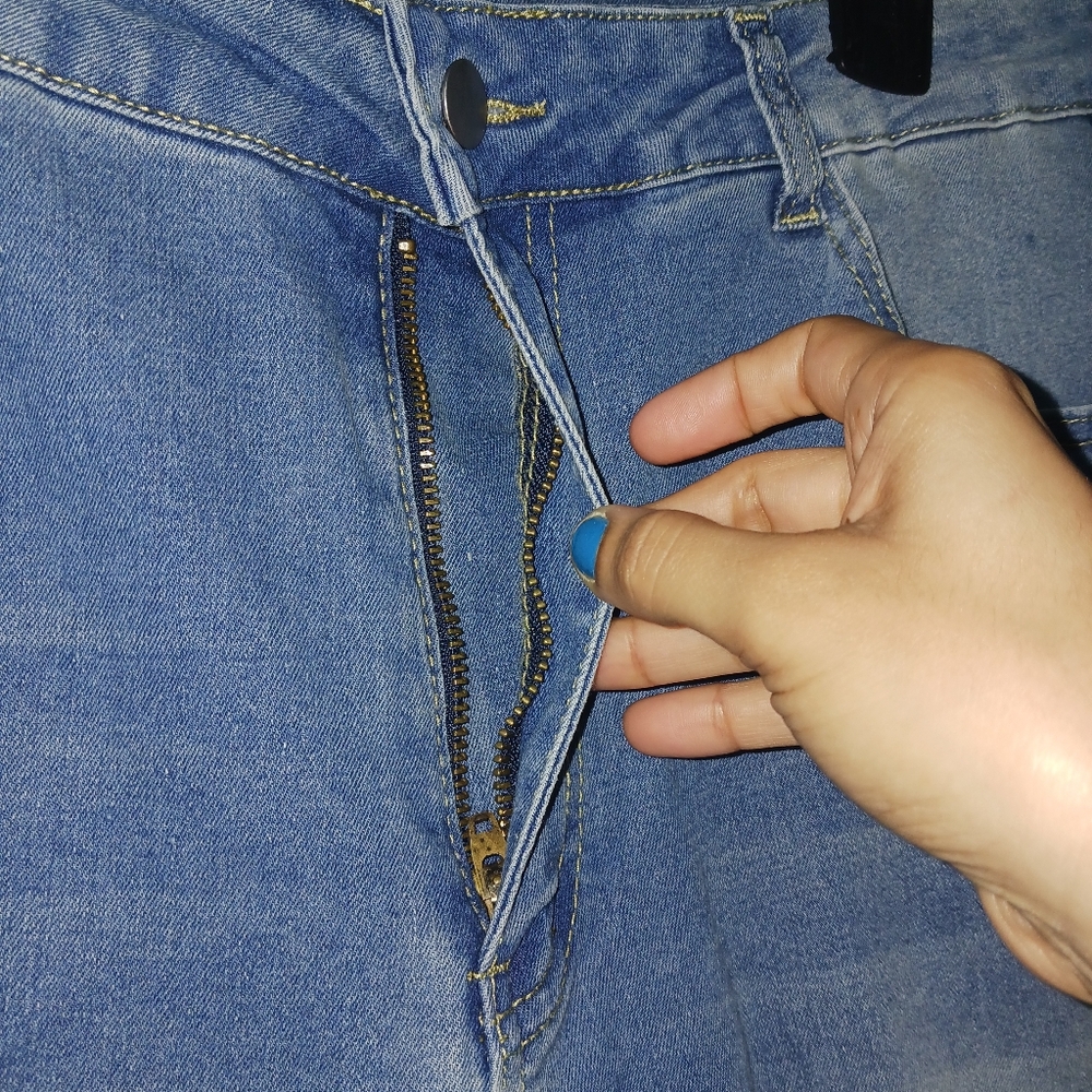 Shein Curve Women Denim Pearls Capri Jeans - Picture 3 of 8